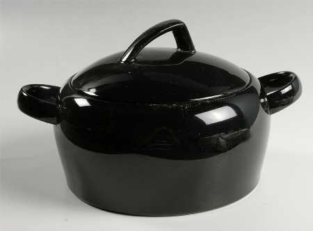 Options Black 2 Quart Oval Covered Casserole