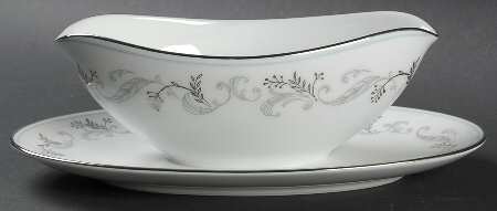 Orleans Gravy Boat with Attached Underplate