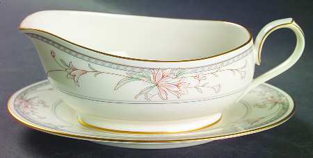 Orient Point Gravy Boat & Underplate (Relish/Butter)