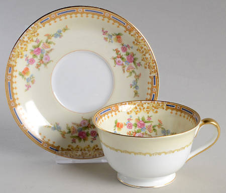 Orsino Footed Cup & Saucer Set