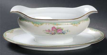Ostrand Gravy Boat with Attached Underplate