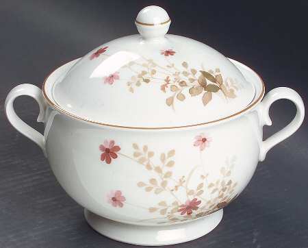 Outlook 2 Qt Round Covered Casserole