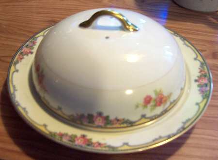 Oxford Muffin Dish & Lid