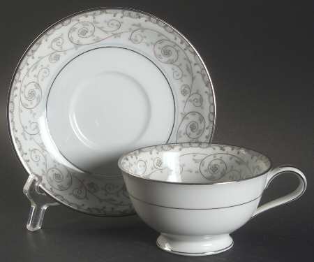 Oxford Footed Cup & Saucer Set
