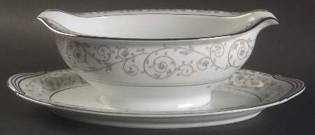 Oxford Gravy Boat with Attached Underplate