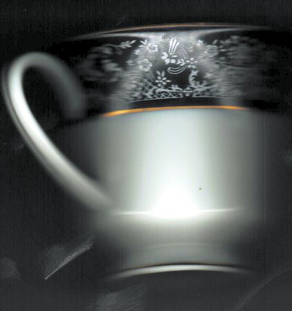 P528 Footed Cup