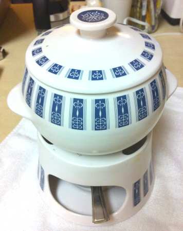 Pacific Fondue Pot with Lid, Stand and Burner