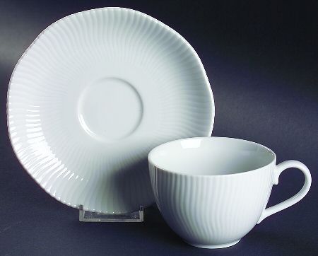 Pacific Hill Flat Cup & Saucer Set
