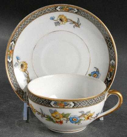 Paisley Flat Cup & Saucer Set