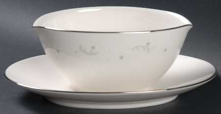 Pamela Gravy Boat with Attached Underplate