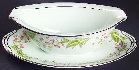 Pandora Gravy Boat with Attached Underplate