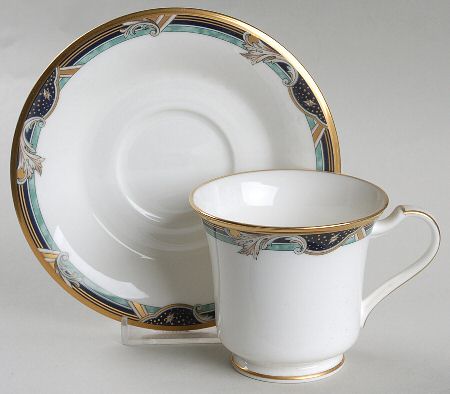 Paris Opera Footed Cup & Saucer Set