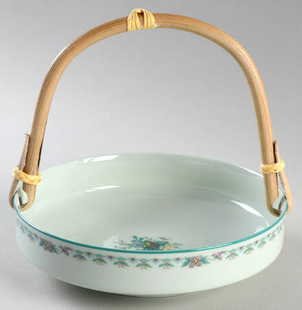 Paradise Green 7''-7 1/4'' Basket W/Bamboo Handle HC