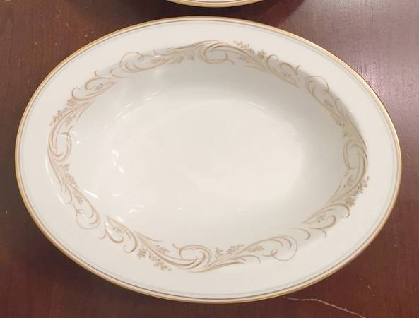 Parklane 11" Oval Vegetable Bowl