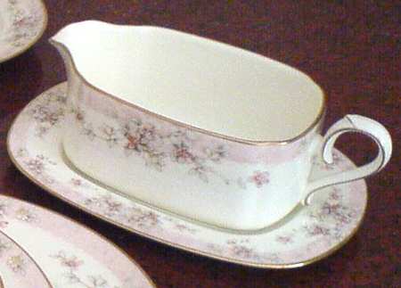 Parkhill Gravy Boat & Underplate