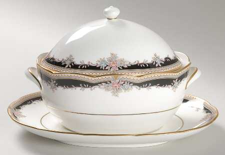 Palais Royal Gravy Boat & Lid w/Underplate