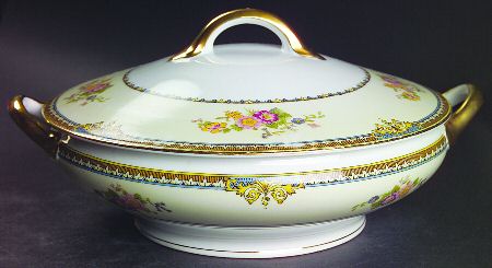 Pasadena Round Covered Vegetable