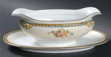 Pasadena Gravy Boat with Attached Underplate