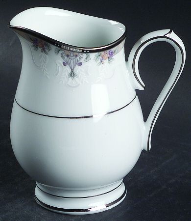 Park Suite Creamer