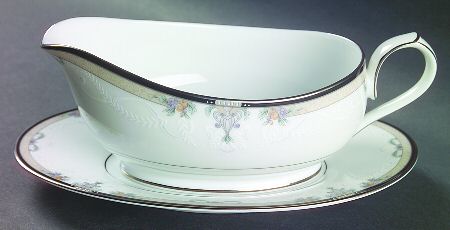 Park Suite Gravy Boat & Underplate (Relish/Butter)