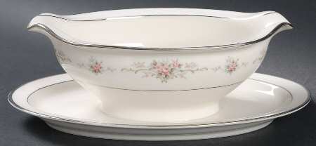 Patricia Gravy Boat with Attached Underplate