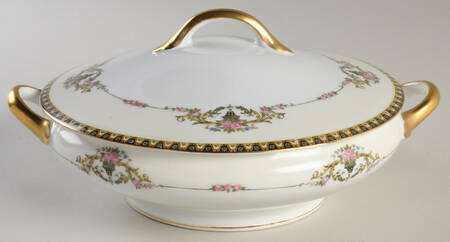 Patrician Round Covered Vegetable
