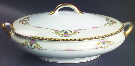 Patrician Oval Covered Vegetable