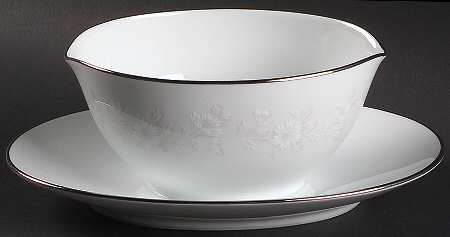 Patrice Gravy Boat with Attached Underplate