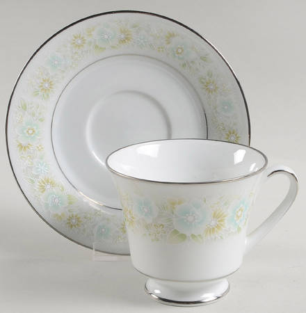 Paula Footed Cup & Saucer Set