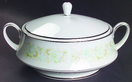 Paula Round Covered Vegetable