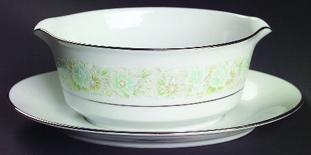 Paula Gravy Boat with Attached Underplate