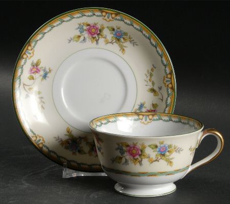Pecos Footed Cup & Saucer Set