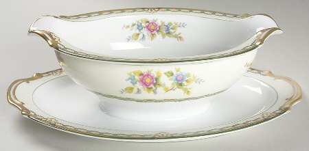 Pecos Gravy Boat with Attached Underplate