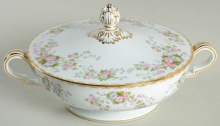 Petite Fleur Round Covered Vegetable
