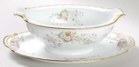 Petite Fleur Gravy Boat with Attached Underplate