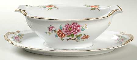 Pekincourt Gravy Boat with Attached Underplate