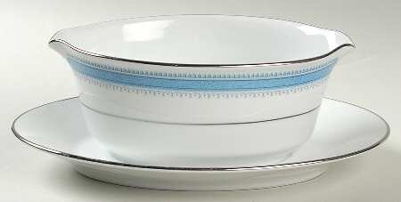 Pembroke Gravy Boat with Attached Underplate
