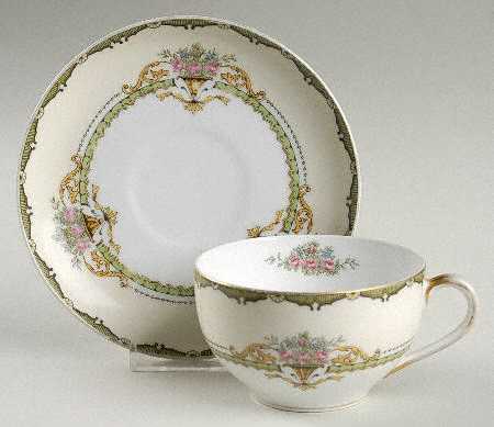 Penelope Oversized Cup & Saucer Set