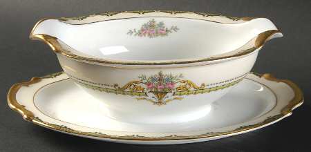 Penelope Gravy Boat with Attached Underplate