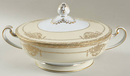 Penelope Round Covered Vegetable