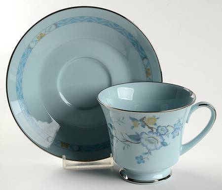 Peonia Blue Footed Cup & Saucer Set