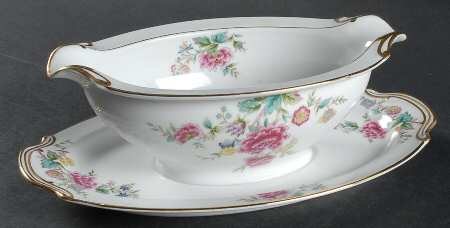 Peony Gravy Boat with Attached Underplate