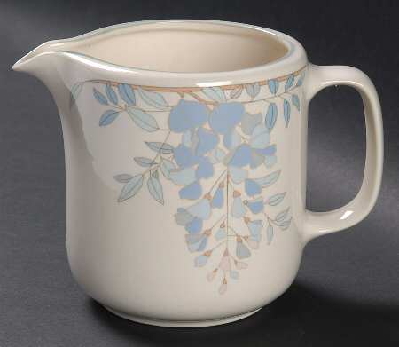 Petal Perfect Large Gravy Boat/Pitcher