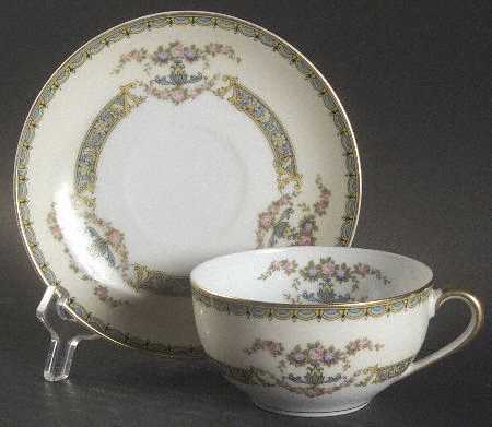 Perseus Flat Cup & Saucer Set