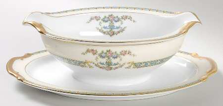 Perseus Gravy Boat with Attached Underplate