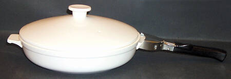 Pearl White (Coupe Shape) Skillet & Lid