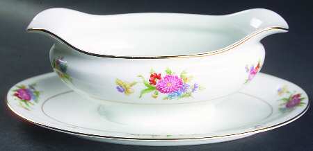 Phyllis Gravy Boat with Attached Underplate