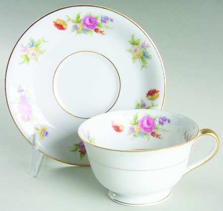 Phyllis Footed Cup & Saucer Set