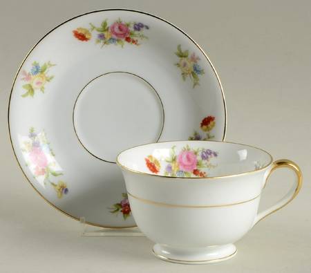 Phyllis Oversized Cup & Saucer Set