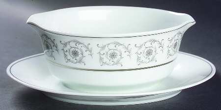 Piccadilly Gravy Boat with Attached Underplate